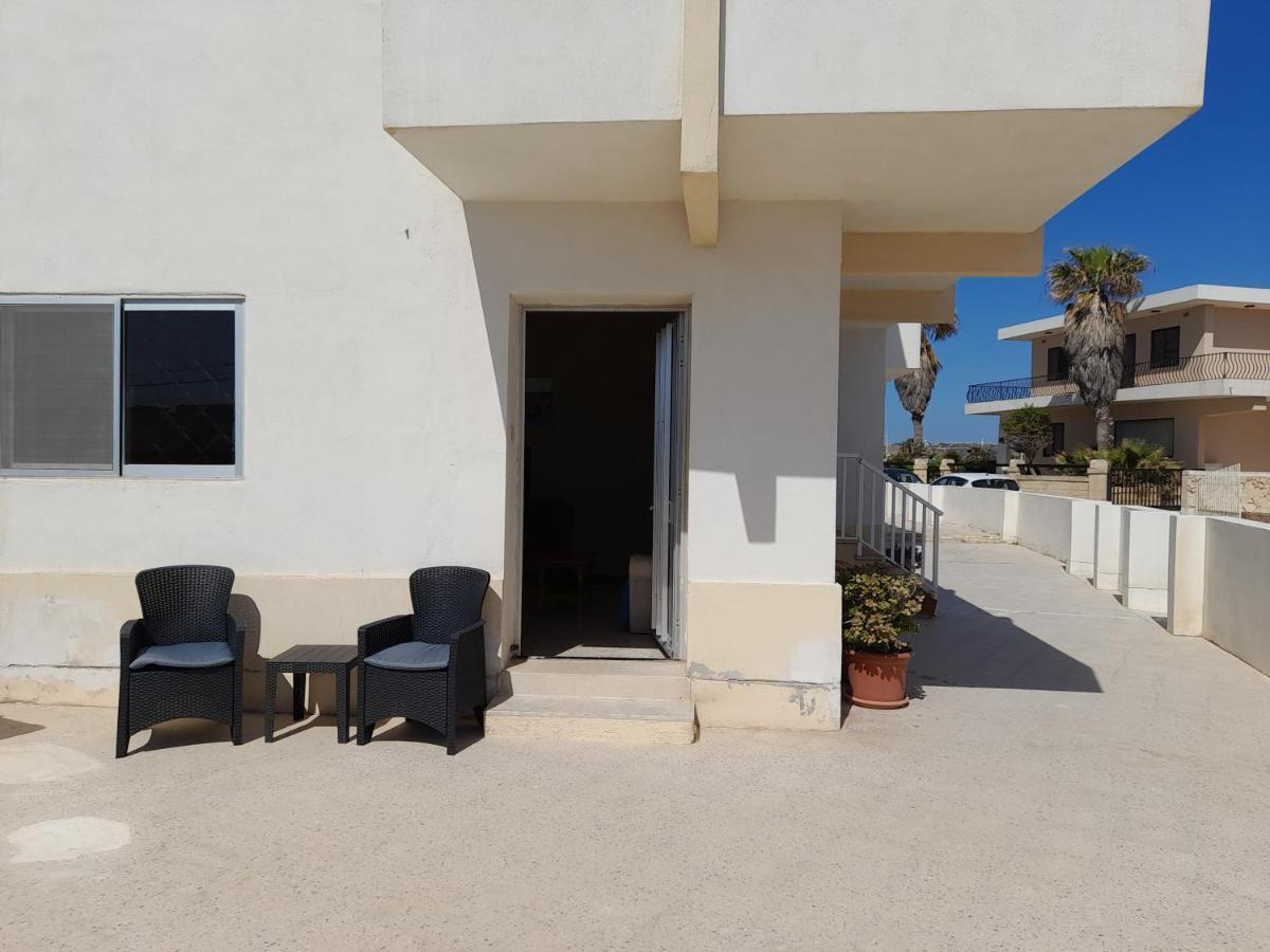 Sunshine Holiday Apartment 4 Next To The Sea St. Paul's Bay Exteriör bild